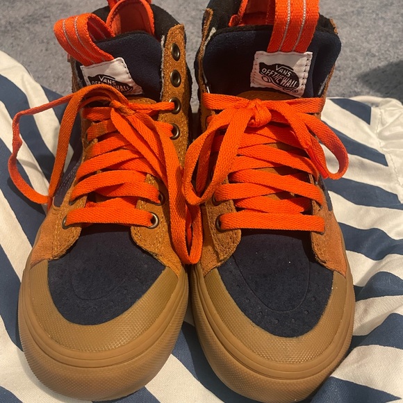 Vans - Picture 3 of 8